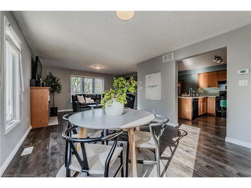 27 Stiefelmeyer Crescent, Baden, ON - Indoor Photo Showing Dining Room