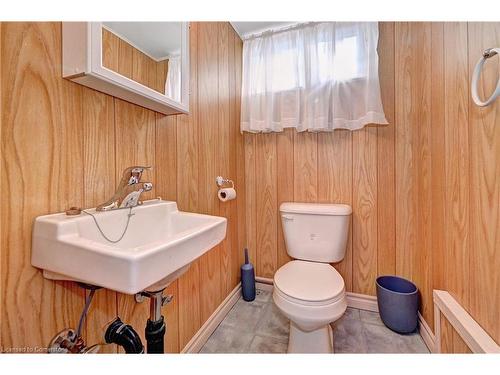 211 Lorne Avenue, Kitchener, ON - Indoor Photo Showing Bathroom