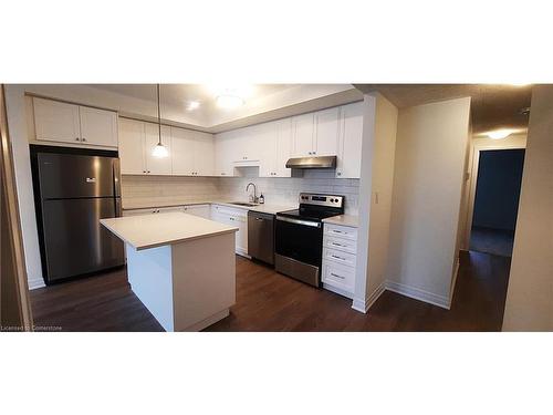 D61-142 Foamflower Place, Waterloo, ON - Indoor Photo Showing Kitchen With Stainless Steel Kitchen