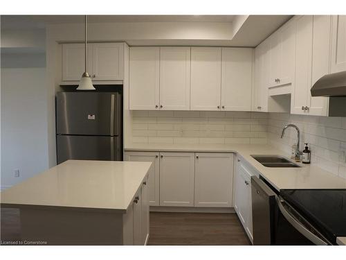 D61-142 Foamflower Place, Waterloo, ON - Indoor Photo Showing Kitchen With Stainless Steel Kitchen With Double Sink