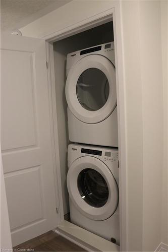 D61-142 Foamflower Place, Waterloo, ON - Indoor Photo Showing Laundry Room