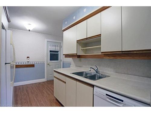 41-150 Gateshead Crescent, Stoney Creek, ON - Indoor Photo Showing Kitchen With Double Sink