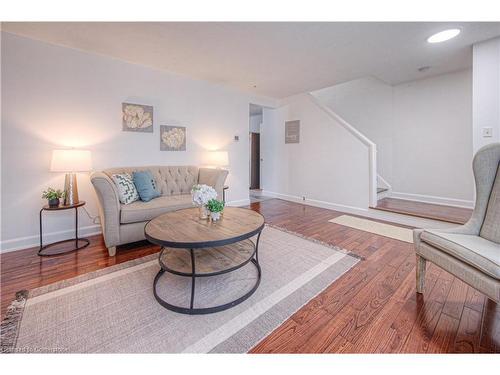 63 Balfour Crescent, Kitchener, ON - Indoor Photo Showing Living Room