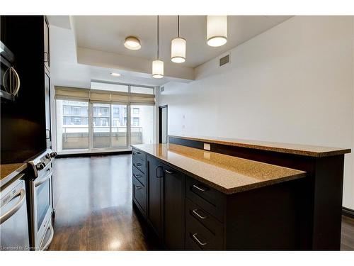 410-191 King Street, Waterloo, ON - Indoor Photo Showing Kitchen