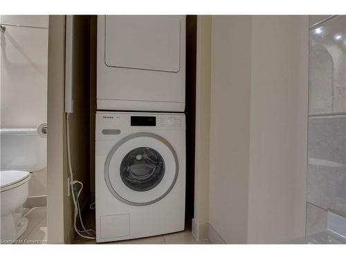 410-191 King Street, Waterloo, ON - Indoor Photo Showing Laundry Room