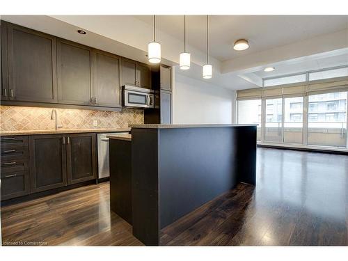 410-191 King Street, Waterloo, ON - Indoor Photo Showing Kitchen