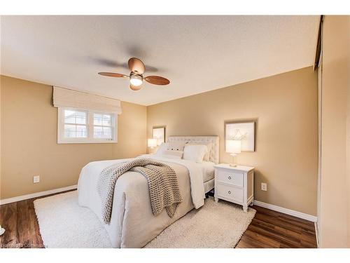 112 Wake Robin Drive, Kitchener, ON - Indoor Photo Showing Bedroom