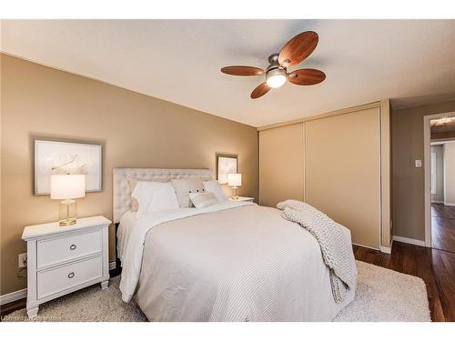 112 Wake Robin Drive, Kitchener, ON - Indoor Photo Showing Bedroom