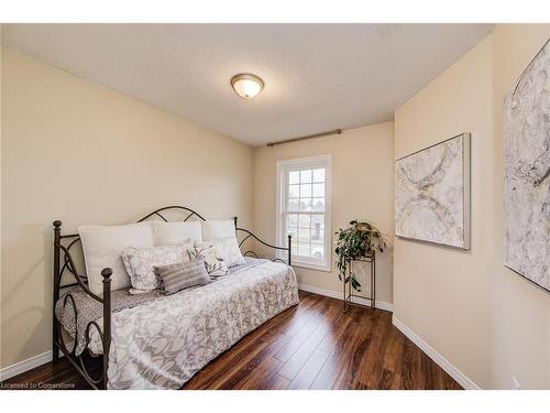 112 Wake Robin Drive, Kitchener, ON - Indoor Photo Showing Bedroom