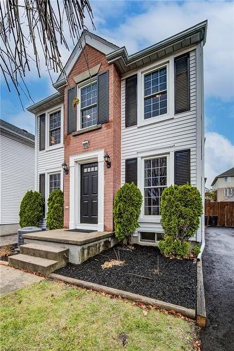 112 Wake Robin Drive, Kitchener, ON - Outdoor With Facade