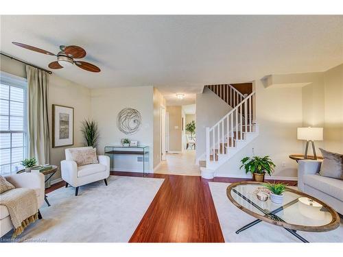 112 Wake Robin Drive, Kitchener, ON - Indoor Photo Showing Living Room