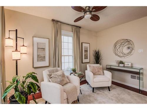 112 Wake Robin Drive, Kitchener, ON - Indoor Photo Showing Living Room