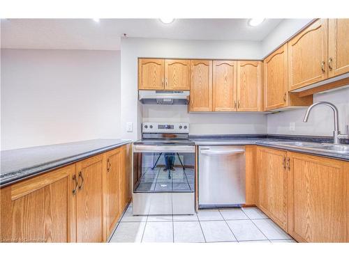 703-20 Ellen Street E, Kitchener, ON - Indoor Photo Showing Kitchen