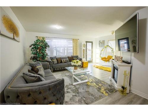 598 Downie Street, Stratford, ON - Indoor Photo Showing Living Room