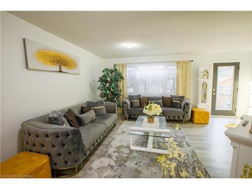 598 Downie Street, Stratford, ON - Indoor Photo Showing Living Room