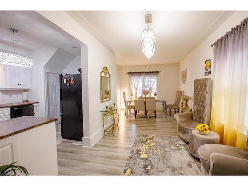 598 Downie Street, Stratford, ON - Indoor Photo Showing Living Room