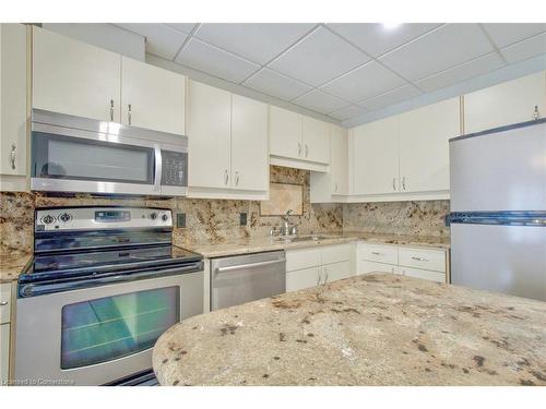 103-10 Ellen Street E, Kitchener, ON - Indoor Photo Showing Kitchen