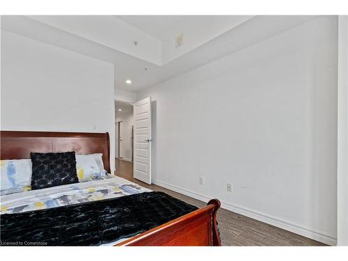 1802-158 King Street, Waterloo, ON - Indoor Photo Showing Bedroom