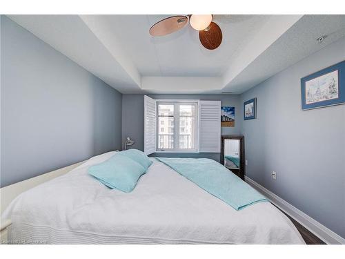 405-776 Laurelwood Drive, Waterloo, ON - Indoor Photo Showing Bedroom