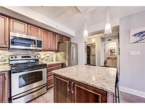 405-776 Laurelwood Drive, Waterloo, ON - Indoor Photo Showing Kitchen With Stainless Steel Kitchen With Upgraded Kitchen