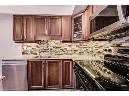 405-776 Laurelwood Drive, Waterloo, ON - Indoor Photo Showing Kitchen