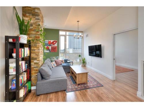 709-191 King Street S, Waterloo, ON - Indoor Photo Showing Living Room