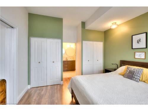 709-191 King Street S, Waterloo, ON - Indoor Photo Showing Bedroom