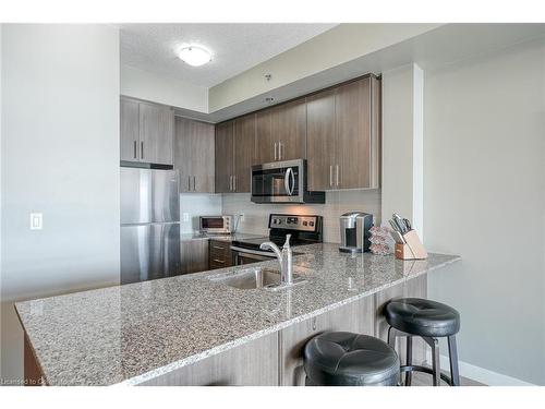 307-150 Water Street N, Cambridge, ON - Indoor Photo Showing Kitchen With Upgraded Kitchen