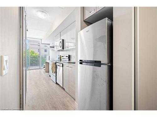 212-308 Lester Street, Waterloo, ON - Indoor Photo Showing Kitchen