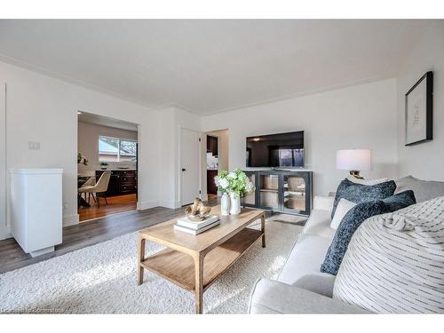 55 Hickson Drive, Kitchener, ON - Indoor Photo Showing Living Room