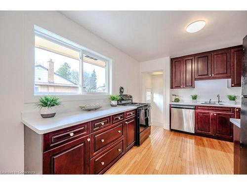 55 Hickson Drive, Kitchener, ON - Indoor Photo Showing Kitchen