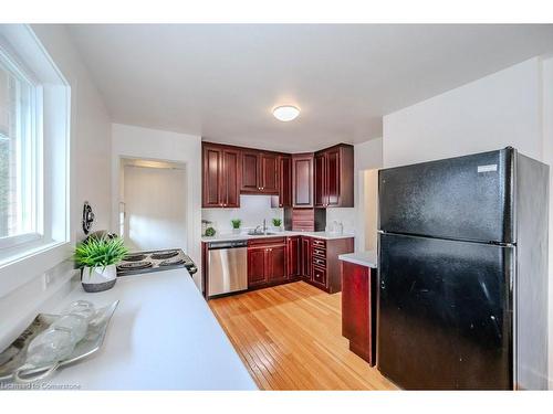 55 Hickson Drive, Kitchener, ON - Indoor Photo Showing Kitchen