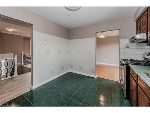 894 Strasburg Road, Kitchener, ON - Indoor Photo Showing Kitchen