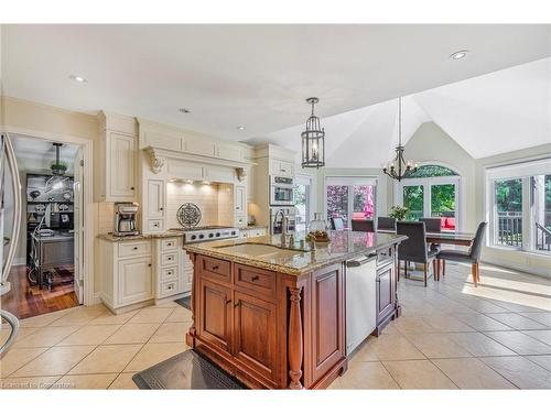 3 Springview Court, East Garafraxa, ON - Indoor Photo Showing Kitchen