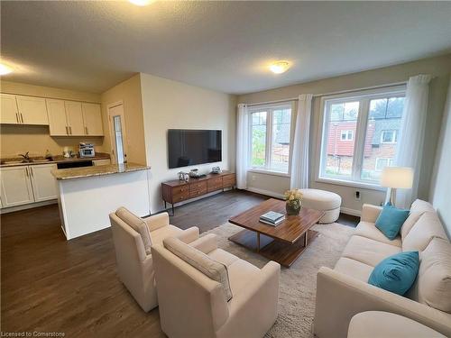 B9-24 Morrison Road, Kitchener, ON - Indoor Photo Showing Living Room