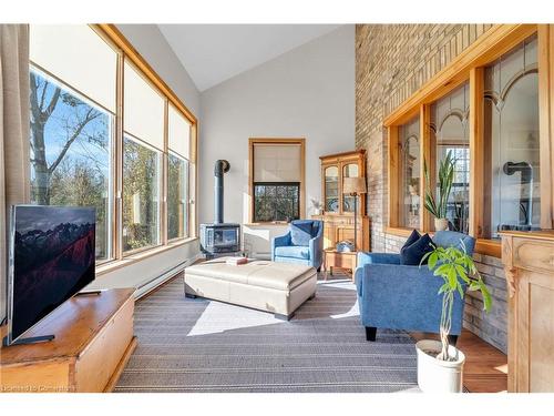 37213 Hills Road, Ashfield-Colborne-Wawanosh, ON - Indoor Photo Showing Living Room