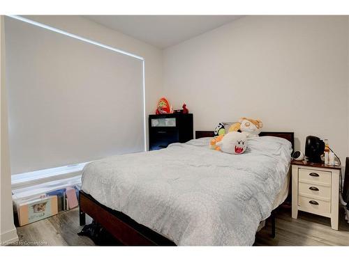 2301-15 Wellington Street, Kitchener, ON - Indoor Photo Showing Bedroom