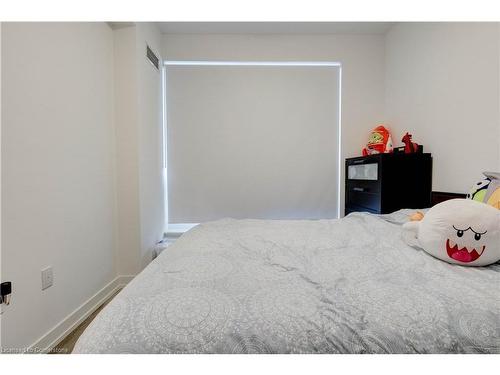 2301-15 Wellington Street, Kitchener, ON - Indoor Photo Showing Bedroom