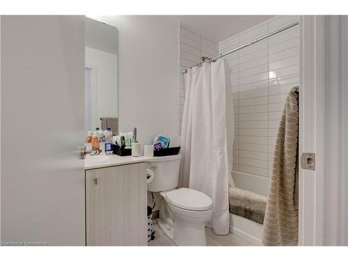 2301-15 Wellington Street, Kitchener, ON - Indoor Photo Showing Bathroom