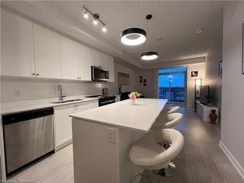 1607-55 Duke Street W, Kitchener, ON - Indoor Photo Showing Kitchen With Stainless Steel Kitchen With Double Sink