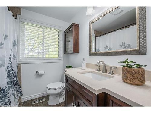 Upper Unit-171 Kinzie Avenue, Kitchener, ON - Indoor Photo Showing Bathroom