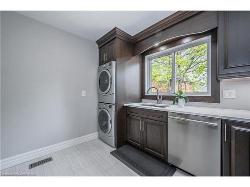 Upper Unit-171 Kinzie Avenue, Kitchener, ON - Indoor Photo Showing Laundry Room