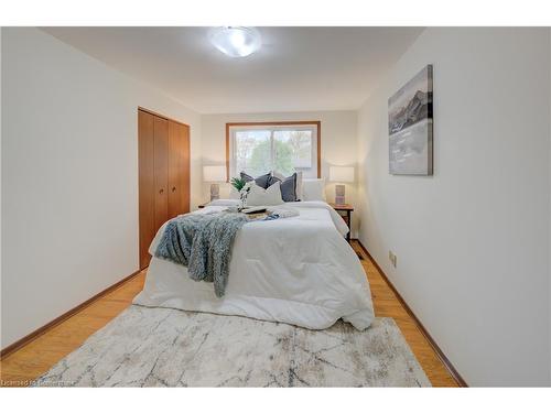 52 Brentwood Drive, Guelph, ON - Indoor Photo Showing Bedroom