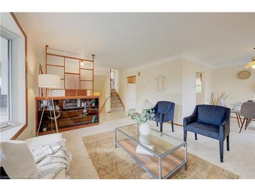 52 Brentwood Drive, Guelph, ON - Indoor Photo Showing Living Room