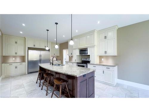 15 Gerber Meadows Drive, Wellesley, ON - Indoor Photo Showing Kitchen With Upgraded Kitchen