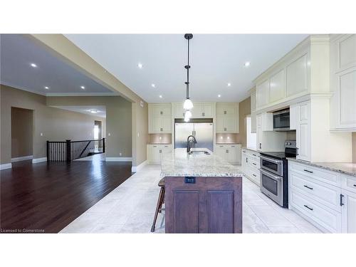 15 Gerber Meadows Drive, Wellesley, ON - Indoor Photo Showing Kitchen With Upgraded Kitchen