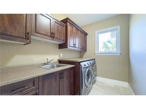 15 Gerber Meadows Drive, Wellesley, ON - Indoor Photo Showing Laundry Room