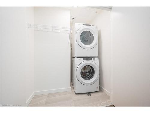 302-24 Union Street E, Waterloo, ON - Indoor Photo Showing Laundry Room