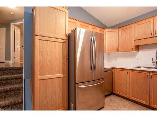 8 Dawn Ridge Drive, Kitchener, ON - Indoor Photo Showing Kitchen