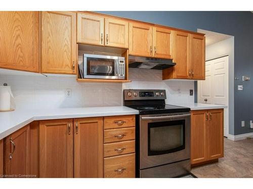 8 Dawn Ridge Drive, Kitchener, ON - Indoor Photo Showing Kitchen